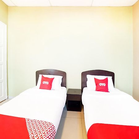 Oyo 89573 Hotel Lii View Mersing Kültér fotó